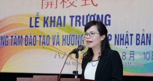 Bà Đỗ Phương Thùy, chủ tịch HĐQT nhấn mạnh lại sứ mệnh "Phát triển nhân lực Việt" trong lễ khai trương